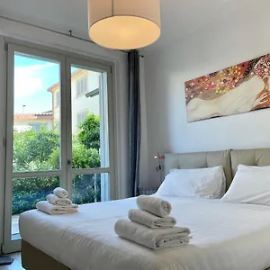 Borgo Guelfo V , Florence Italy